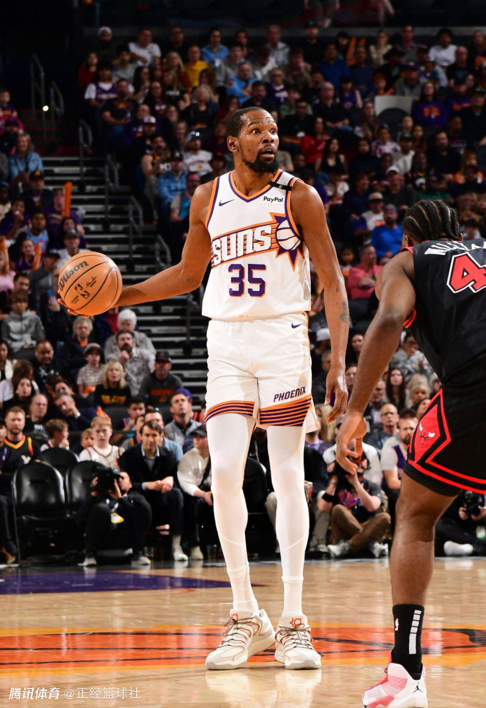 太阳西岸征战,布克砍下得分狂热,助球队豪取连胜的简单介绍 太阳西岸征战,布克砍下得分狂热,助球队豪取连胜的简单介绍