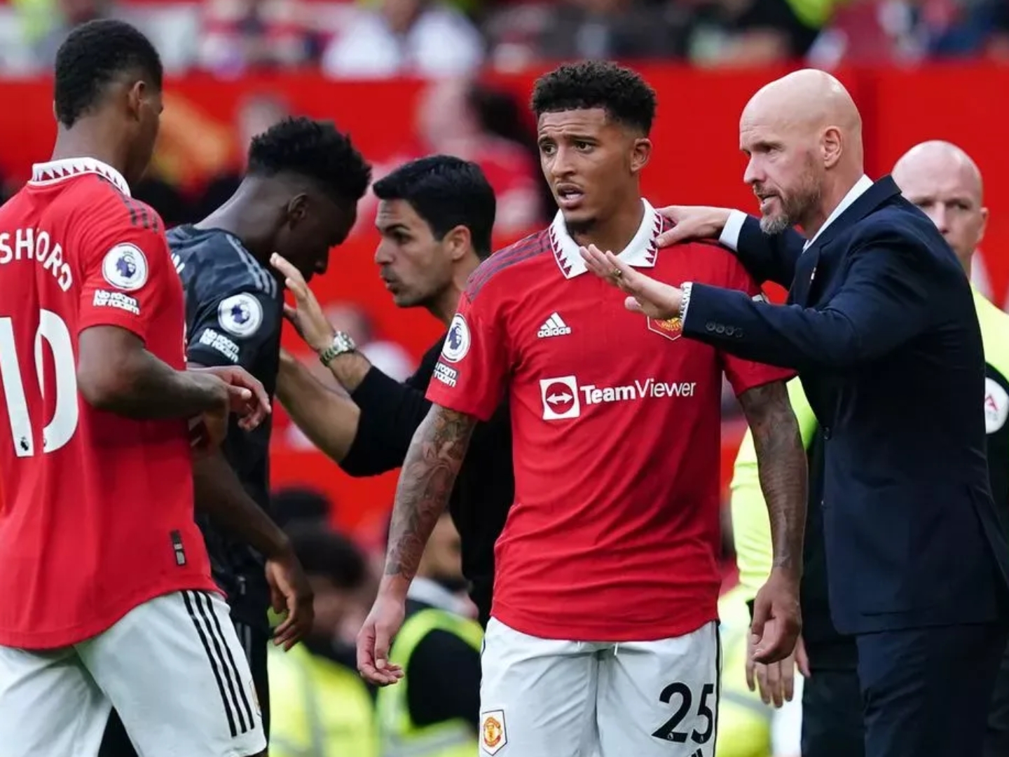 开云体育中国-包含足球界转会市场疯狂，转会额飙升的词条