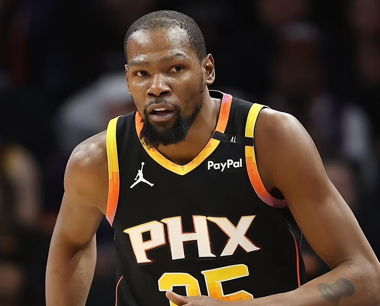 开云体育入口-篮球巨星再度刷新个人得分纪录，刷新历史记录