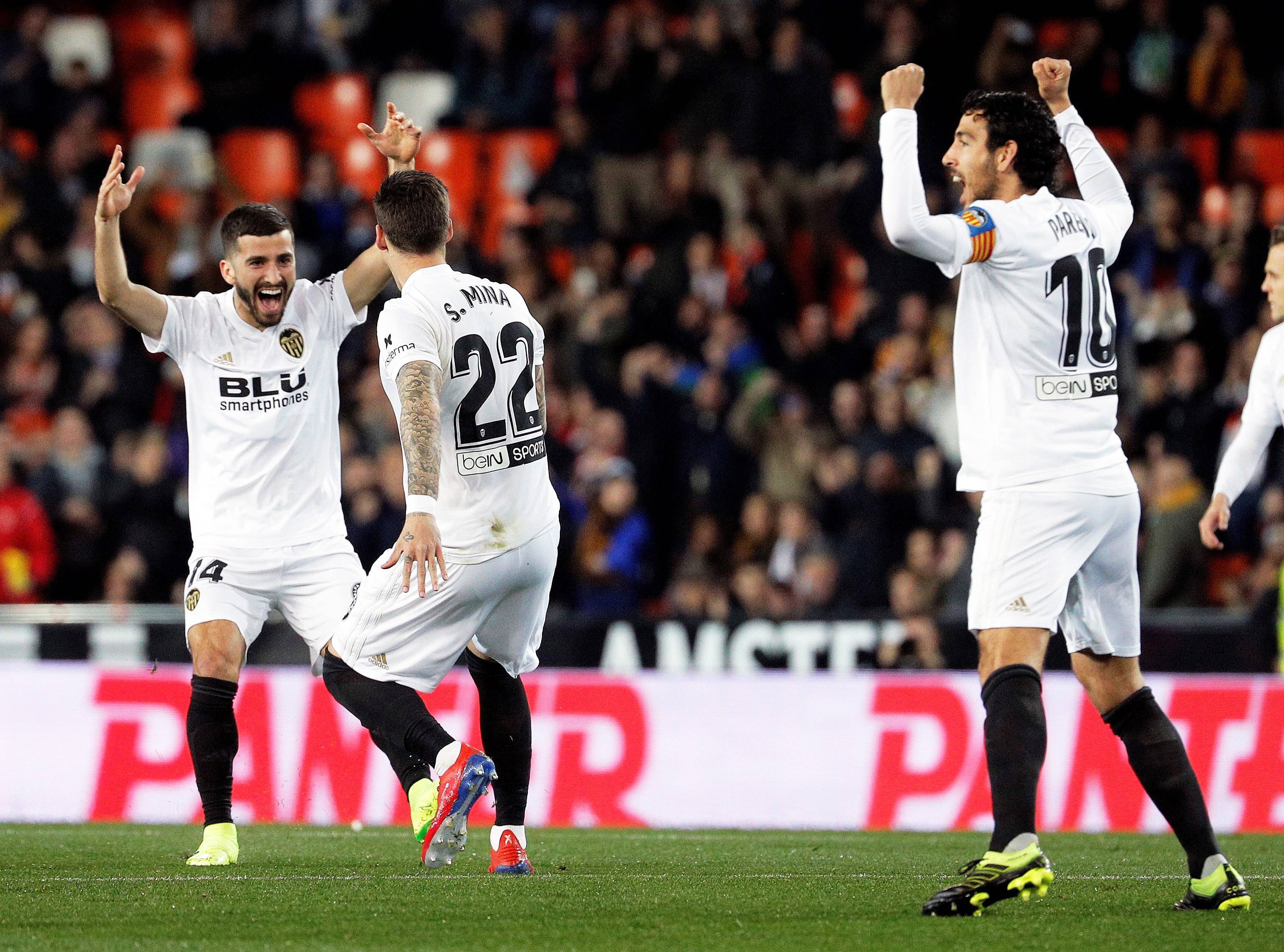 开云体育-罗马前锋因伤下场，对球队冲击巨大