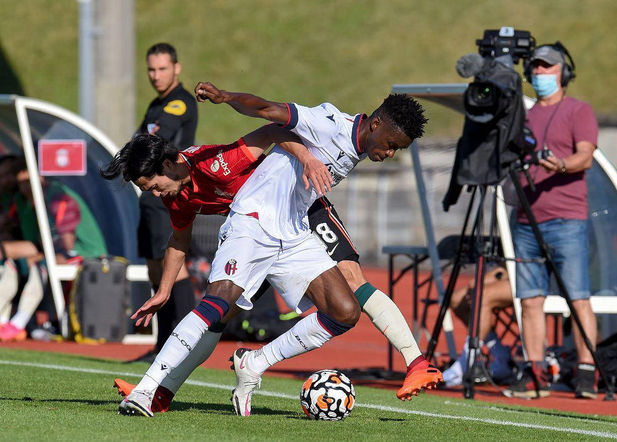 包含博洛尼亚主场胜出，保住保级希望的词条