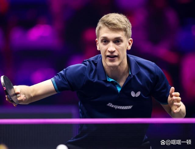 球员精气神十足，比赛节奏异常激烈