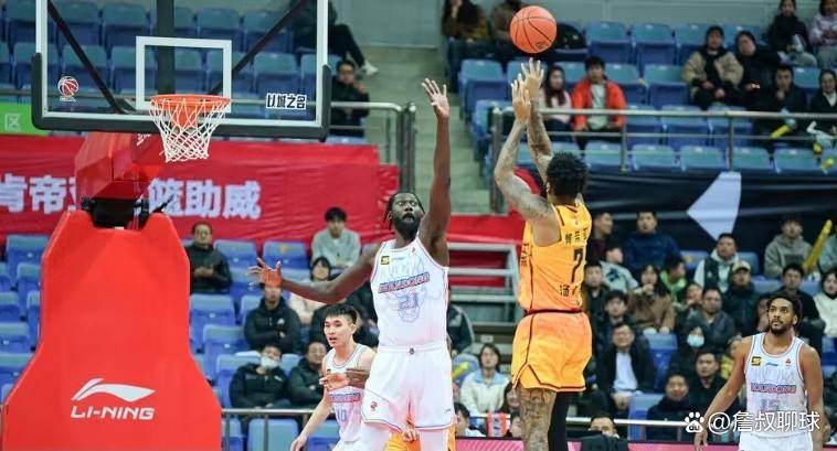 河南男篮全队奋起直追,终结对手连胜的简单介绍 河南男篮全队奋起直追,终结对手连胜的简单介绍