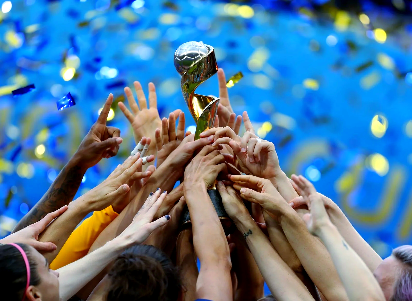 包含女足比赛项目举办盛大，全球关注焦点的词条