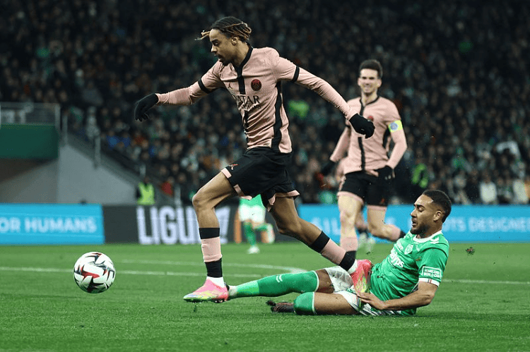 关于马赛客场战胜圣埃蒂安,实现重要胜利的信息 关于马赛客场战胜圣埃蒂安,实现重要胜利的信息