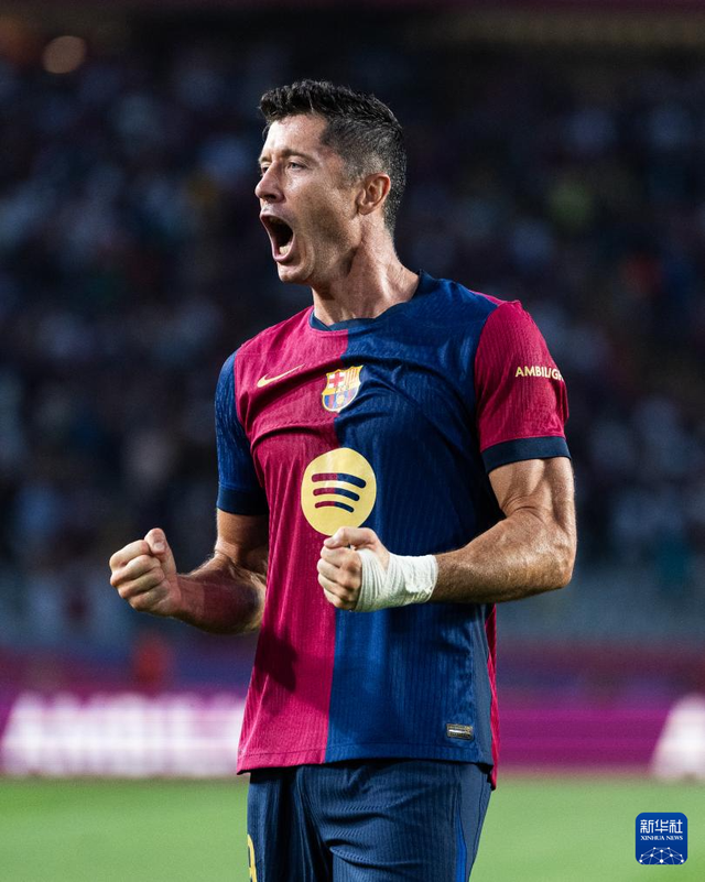 巴塞罗那球星受伤退出赛场,影响球队战术调整 巴塞罗那球星受伤退出赛场,影响球队战术调整