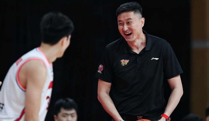 哈尔滨男篮继续扩大领先,势如破竹的简单介绍 哈尔滨男篮继续扩大领先,势如破竹的简单介绍