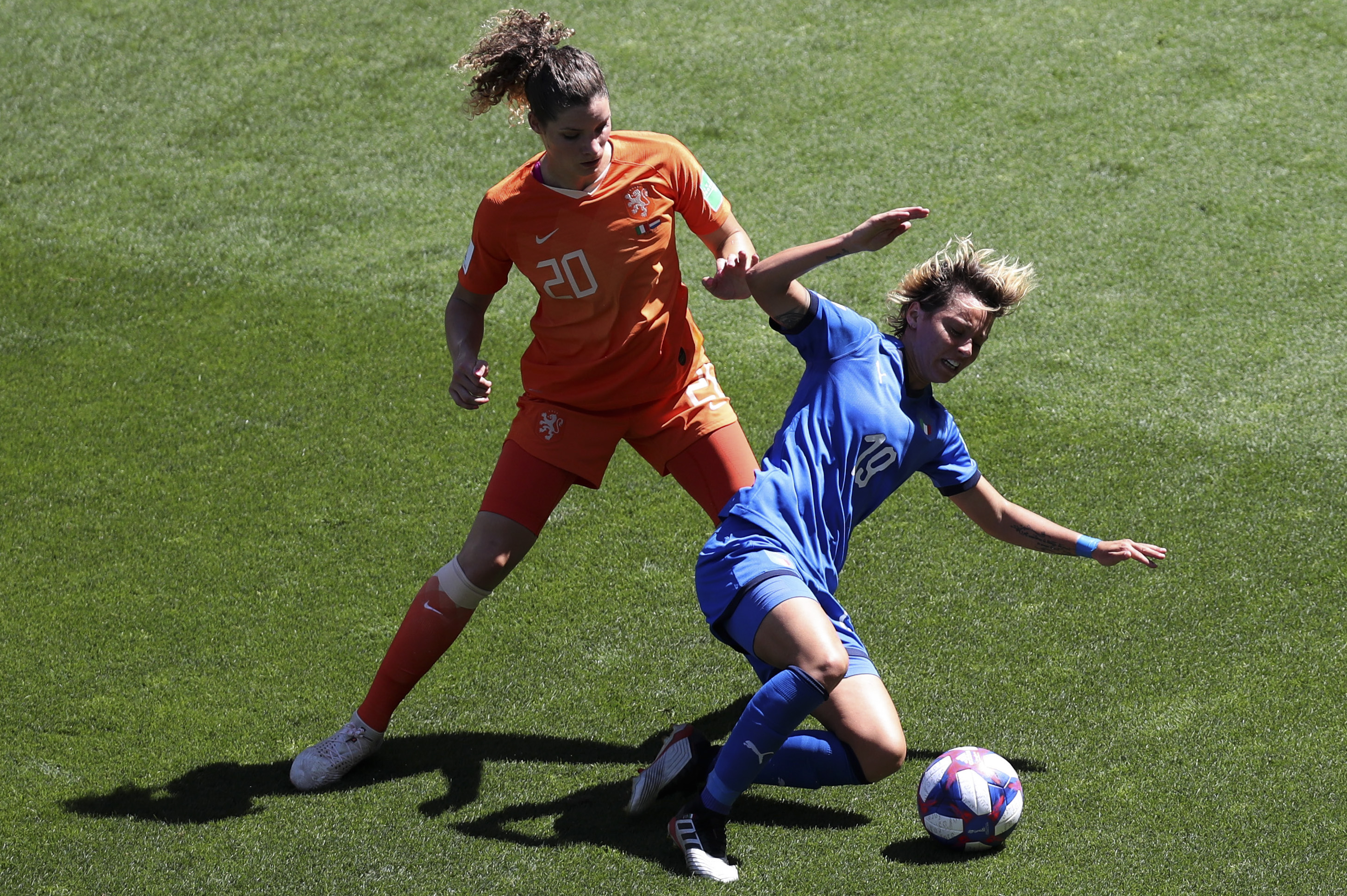 开云体育官方网站-瓦朗谢纳球队经历连败，需调整战术