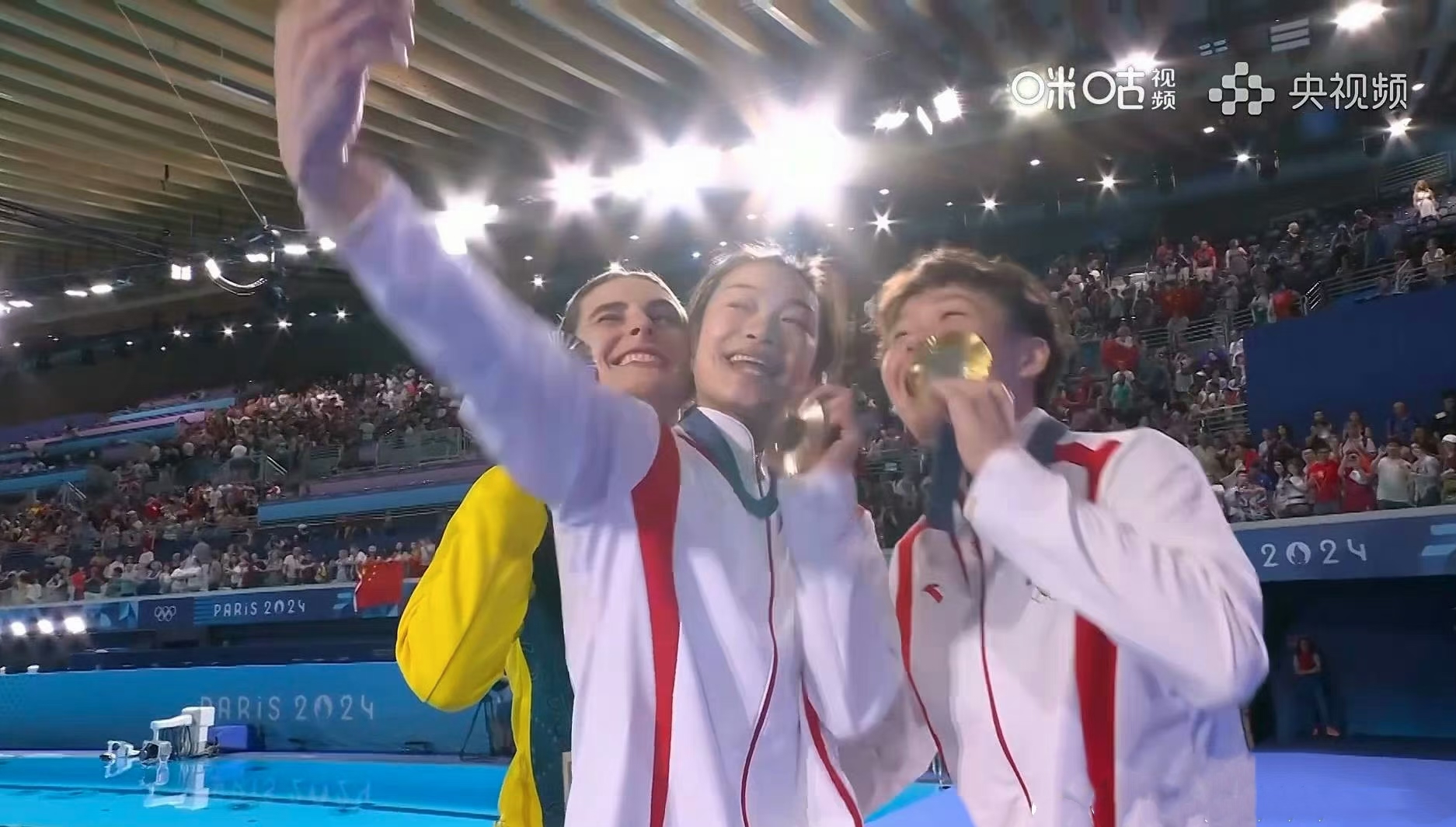 体育竞技场上的激情燃烧,球员们敢于拼搏 体育竞技场上的激情燃烧,球员们敢于拼搏