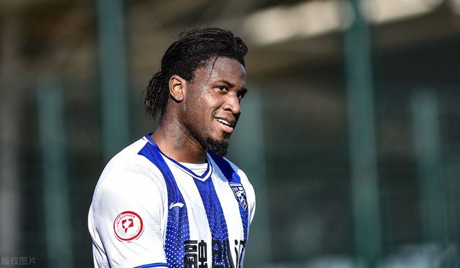 荷兰运动员壮举惊艳,取得冠军 荷兰运动员壮举惊艳,取得冠军