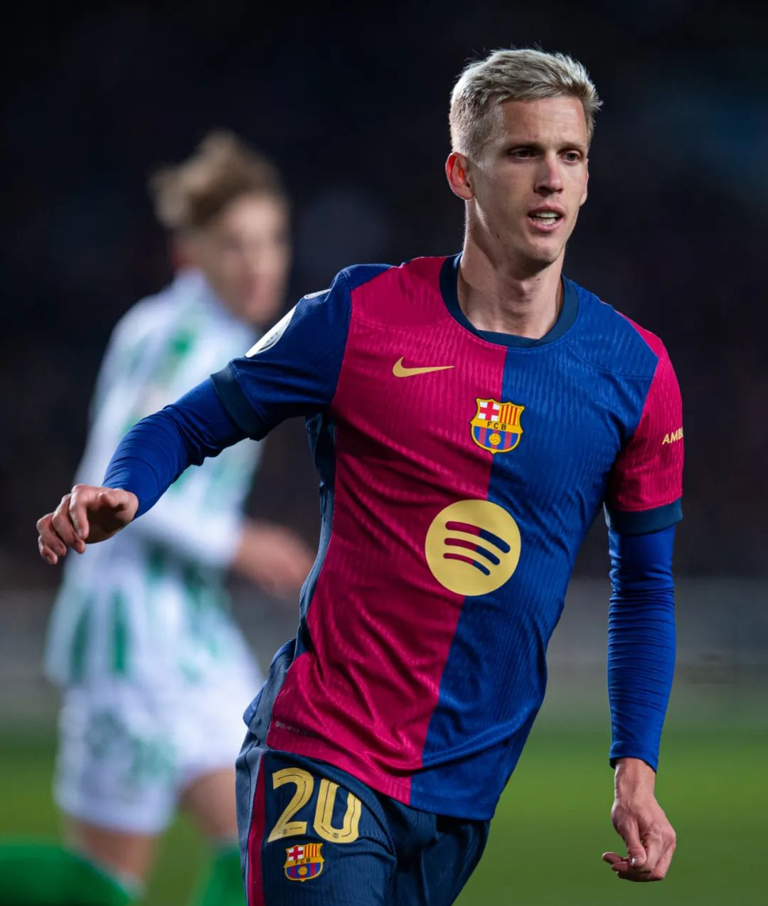 巴萨临时主帅展现指挥才华,带领球队赢球 巴萨临时主帅展现指挥才华,带领球队赢球