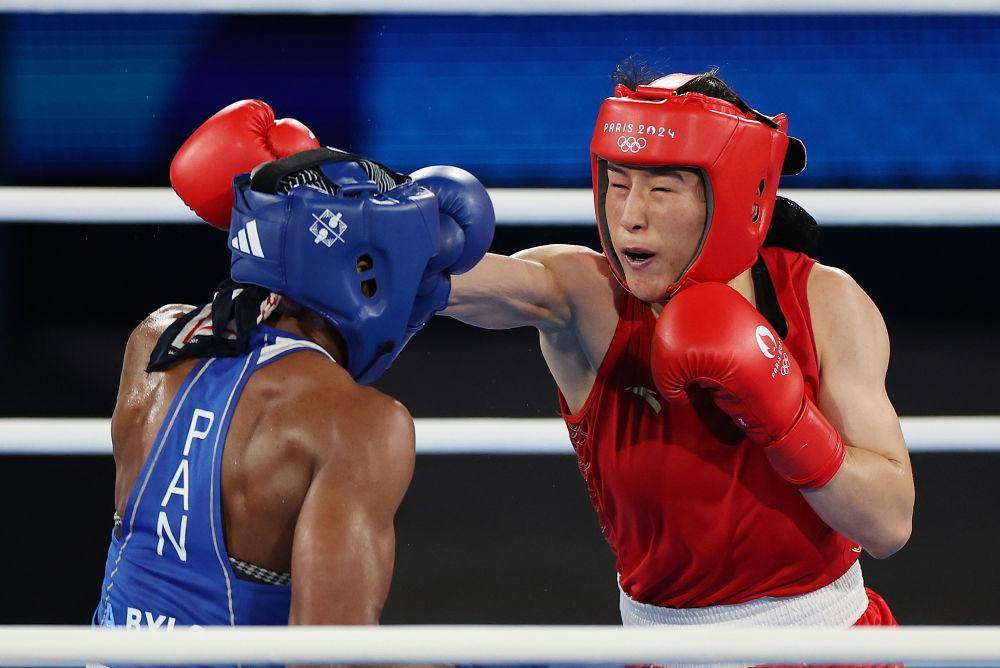 泰国选手在拳击比赛中赢得冠军 泰国选手在拳击比赛中赢得冠军