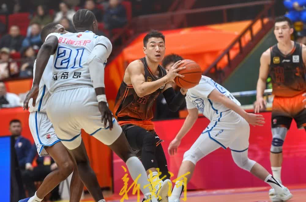 山东男篮战胜江苏队,士气大振 山东男篮战胜江苏队,士气大振