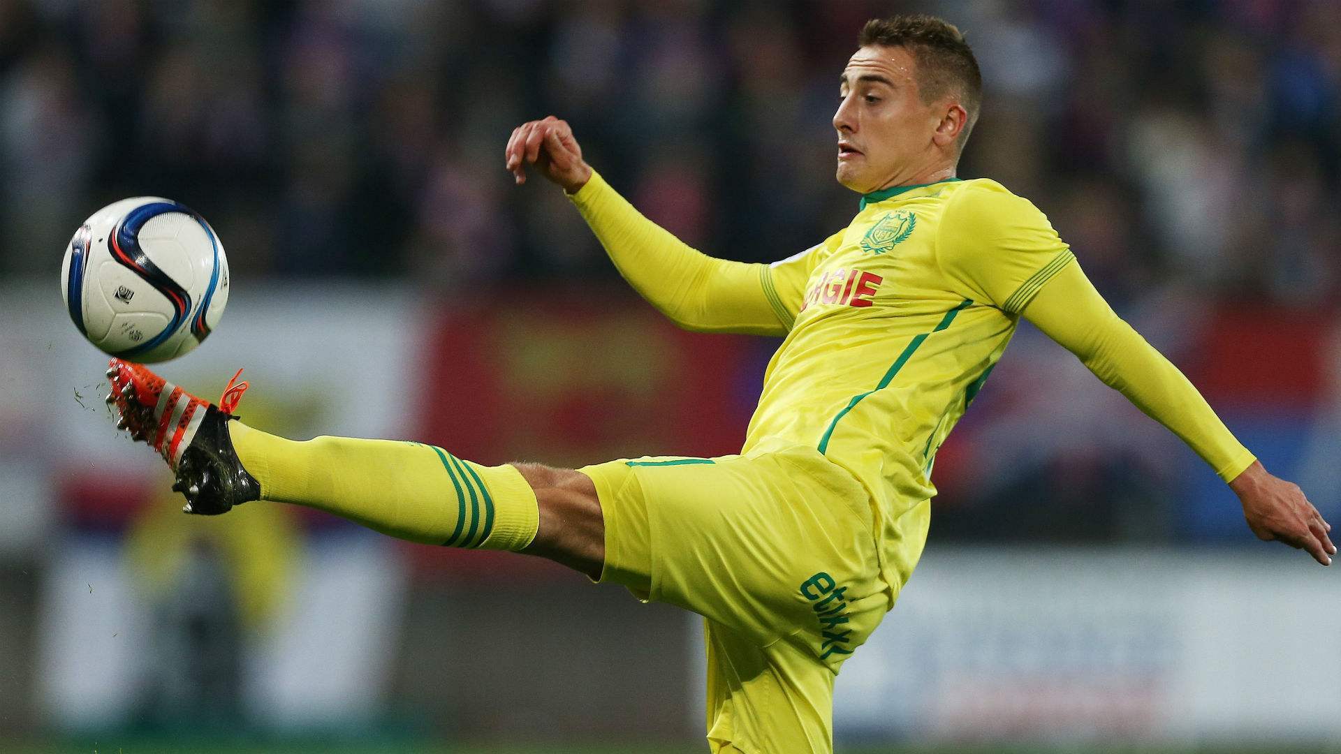 开云体育下载-特鲁瓦主场告捷，冲击联赛前列的希望