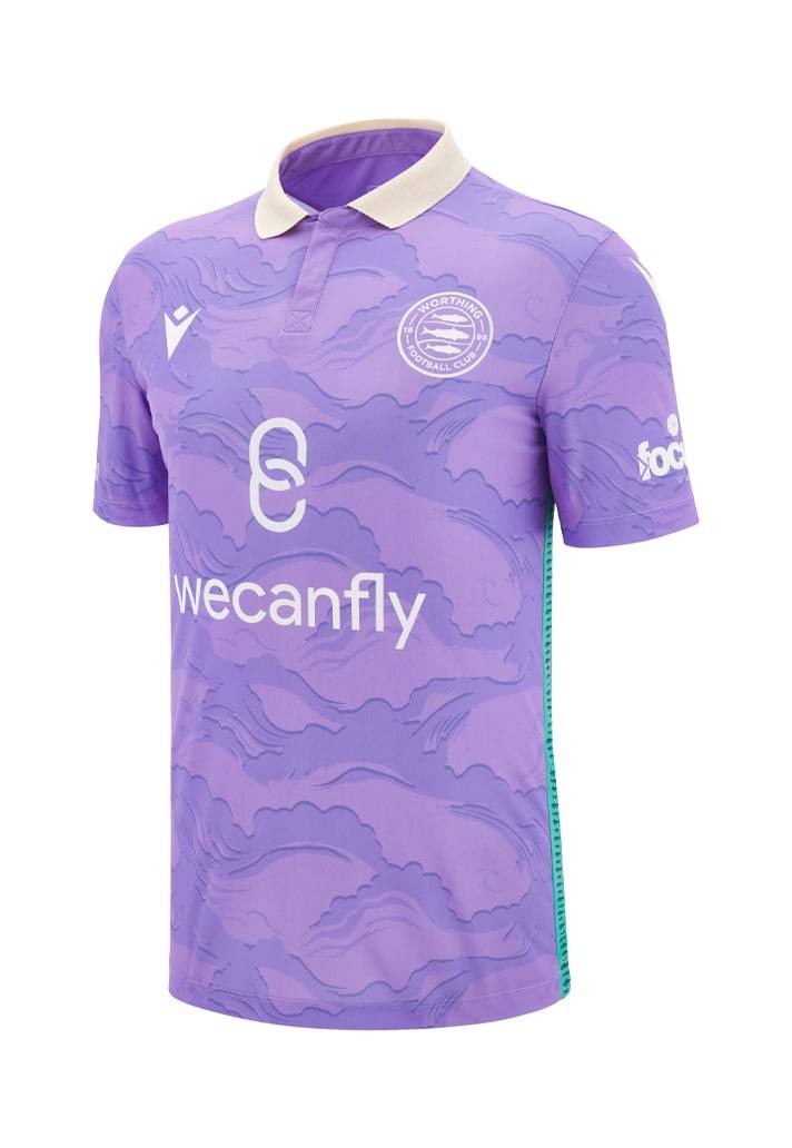 开云下载-足球俱乐部新球衣设计发布好评如潮队徽装饰完美搭配的简单介绍