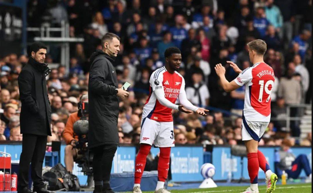 阿森纳战胜对手!枪手稳坐小组第一 阿森纳战胜对手!枪手稳坐小组第一