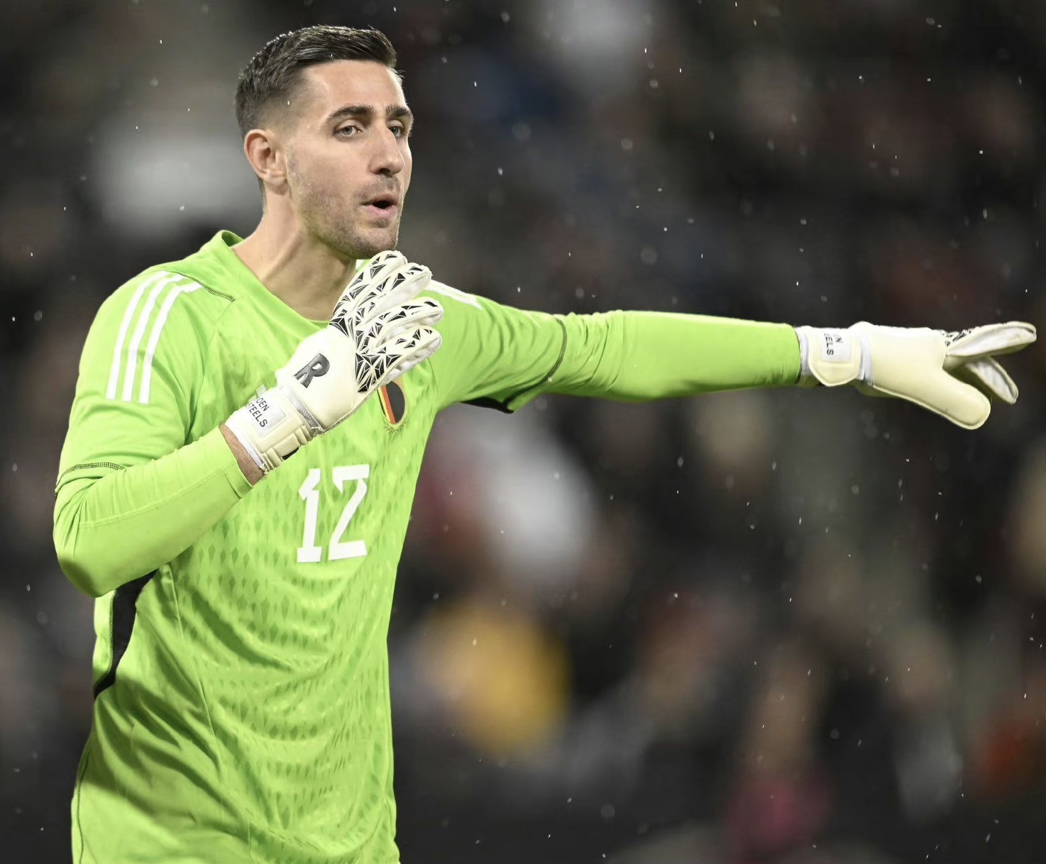 科尔切斯特门将发挥神勇,关键时刻扑救 科尔切斯特门将发挥神勇,关键时刻扑救