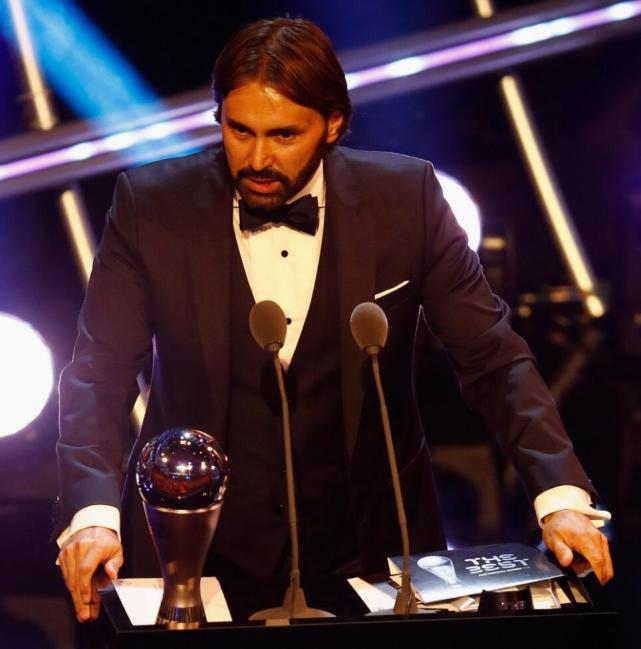 里昂主帅回顾比赛,总结成功经验 里昂主帅回顾比赛,总结成功经验