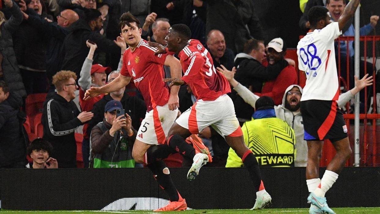 曼联客场连胜强势登顶英超形势一片大好 曼联客场连胜强势登顶英超形势一片大好