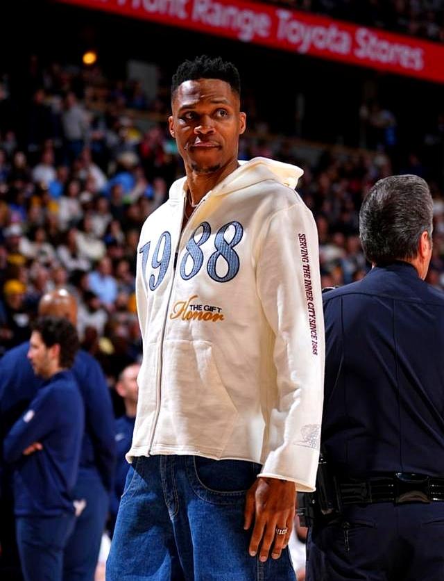 华连斯吉夫的发挥表现出色,帮助球队实现连胜的简单介绍 华连斯吉夫的发挥表现出色,帮助球队实现连胜的简单介绍