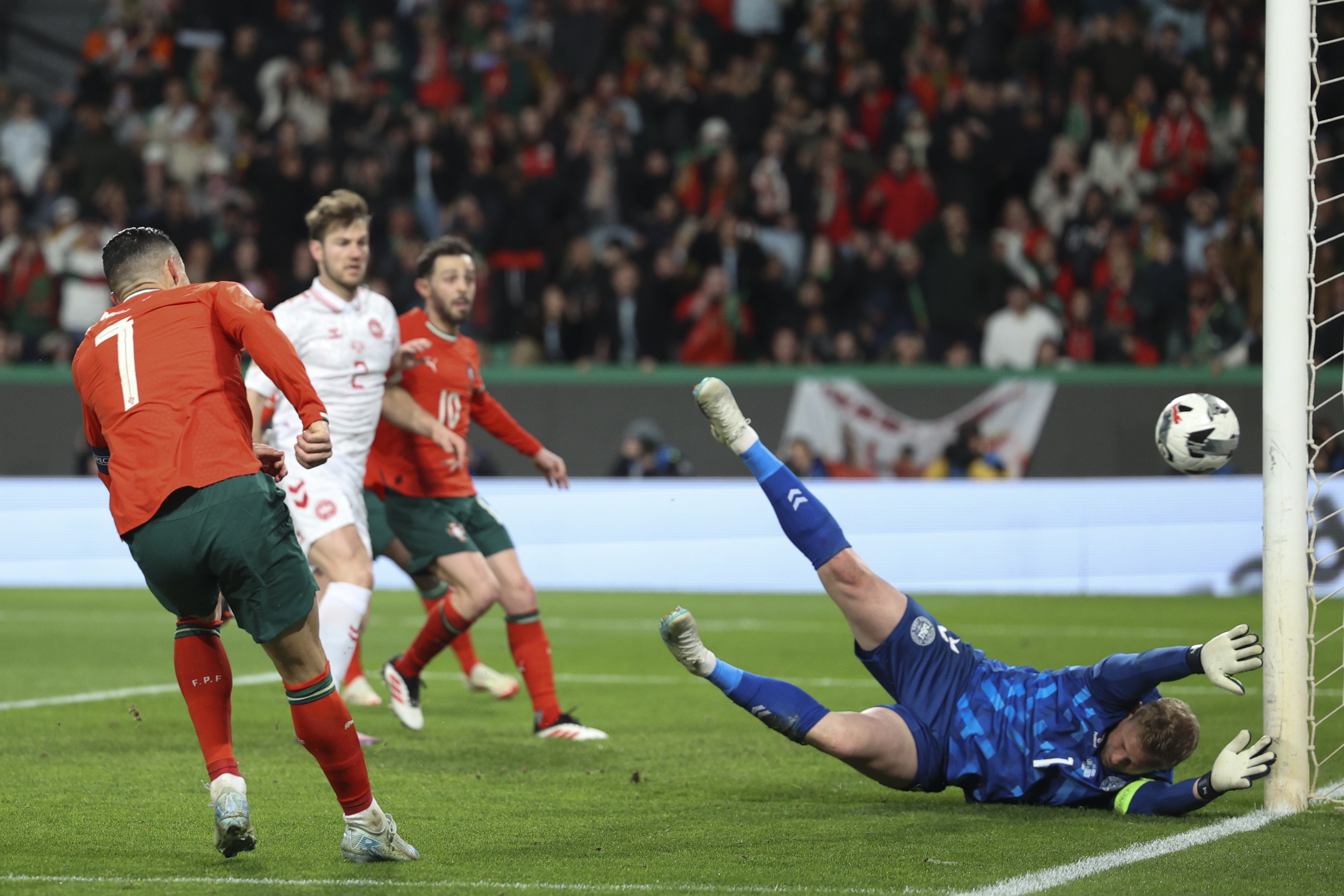 开云平台-法国-击败西班牙，欧国联小组赛领跑局面的简单介绍