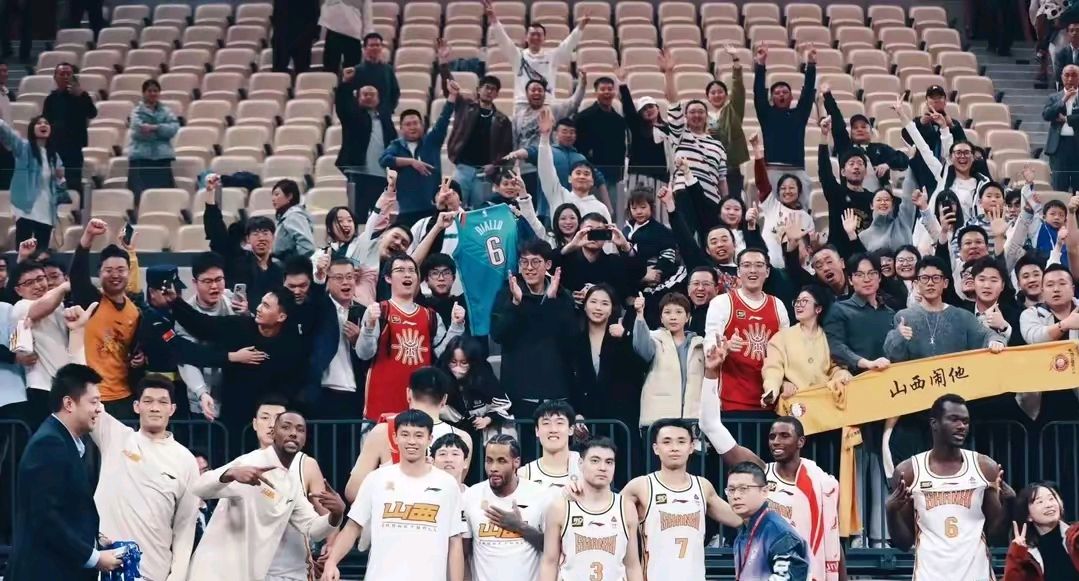 队员状态神勇,CBA比赛颇具看点引人入胜 队员状态神勇,CBA比赛颇具看点引人入胜