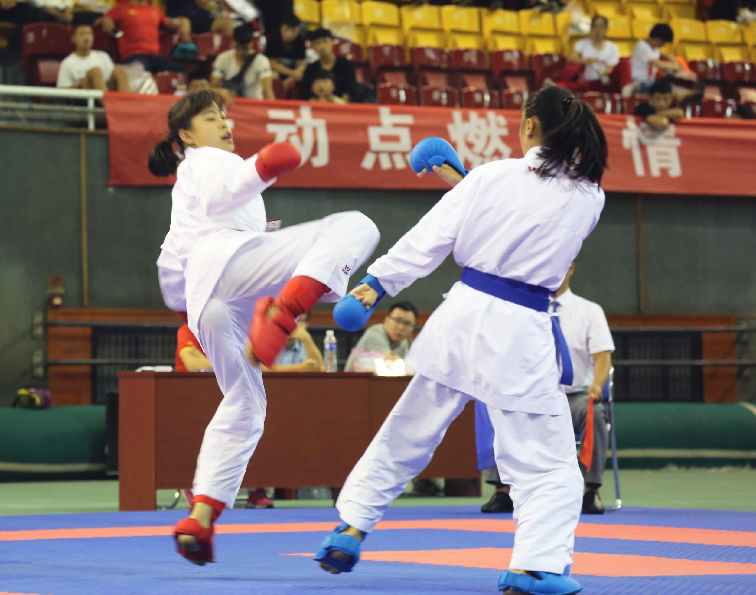 包含世界各国代表强强对抗,激情擦出火花的词条 包含世界各国代表强强对抗,激情擦出火花的词条