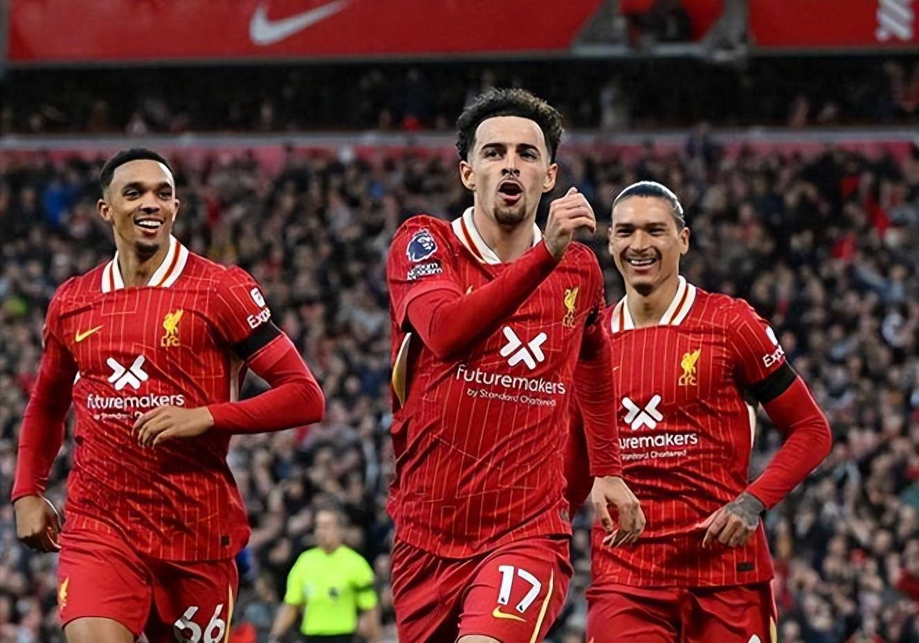 曼城五球大胜,保持英超榜首 曼城五球大胜,保持英超榜首