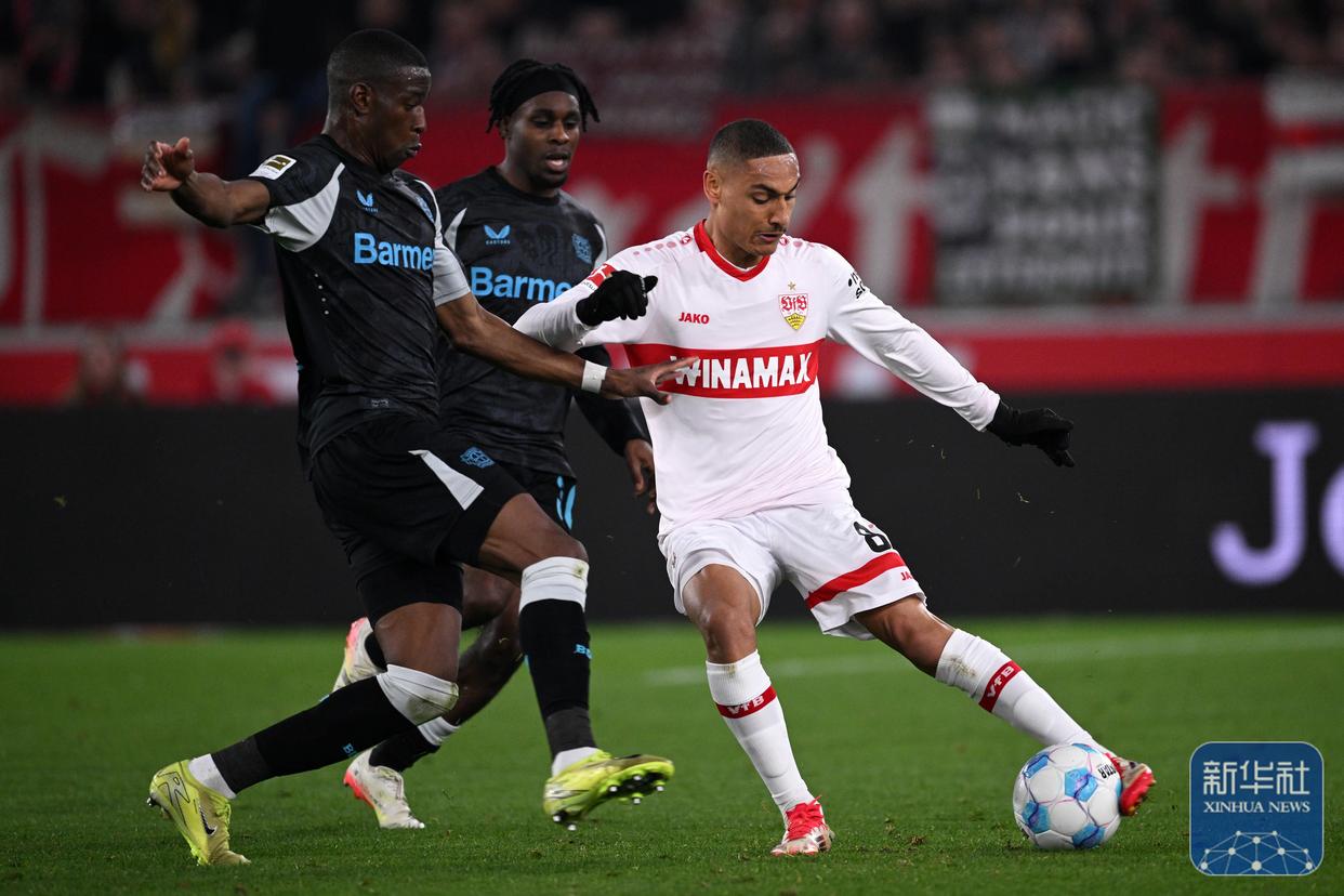 汉诺威队成功击败斯图加特队