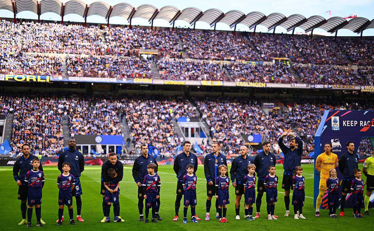 巴黎圣日耳曼球员取得胜利,全力以赴 巴黎圣日耳曼球员取得胜利,全力以赴