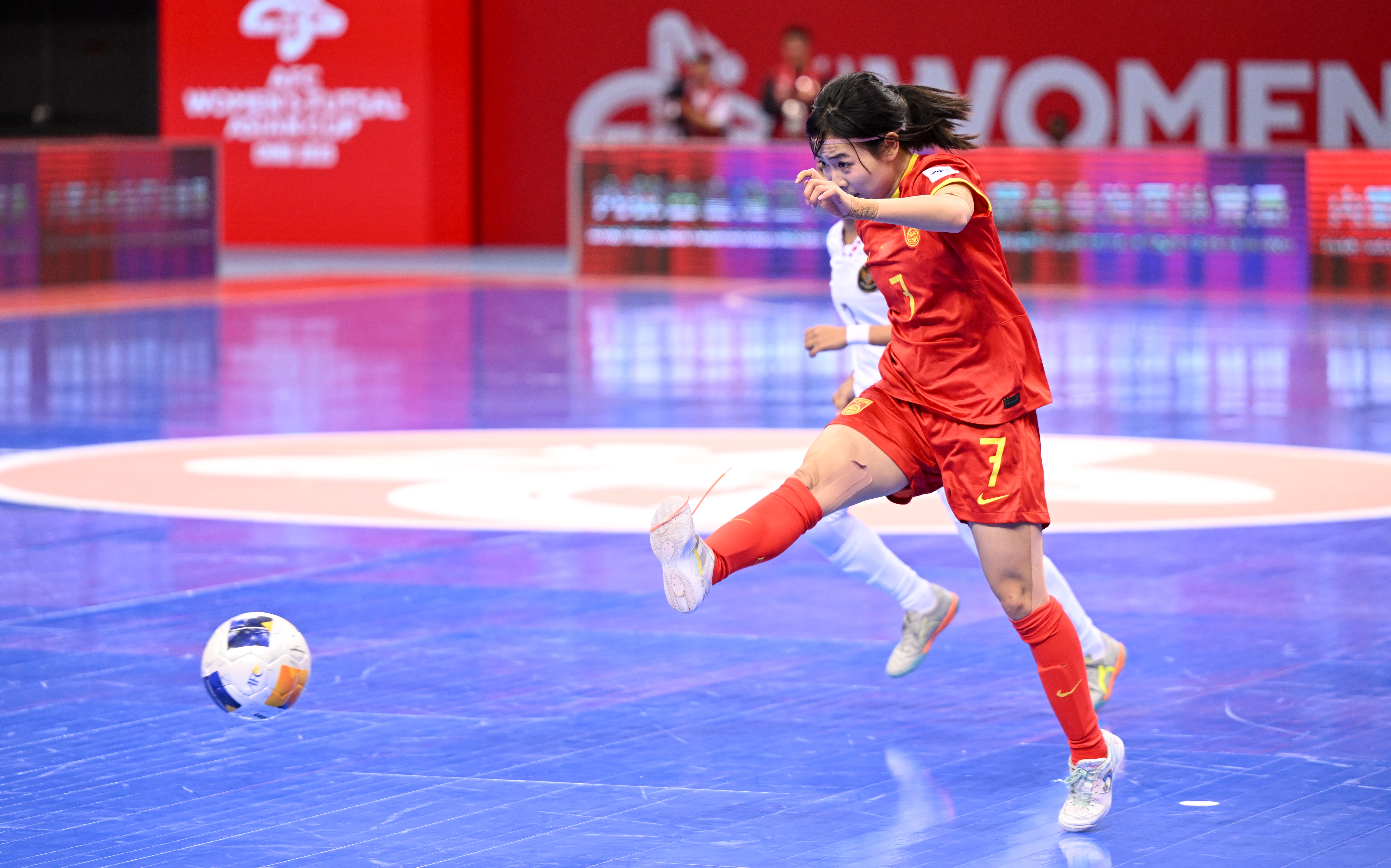 历史上第一次,国内足球女队赢得赛事冠军 历史上第一次,国内足球女队赢得赛事冠军