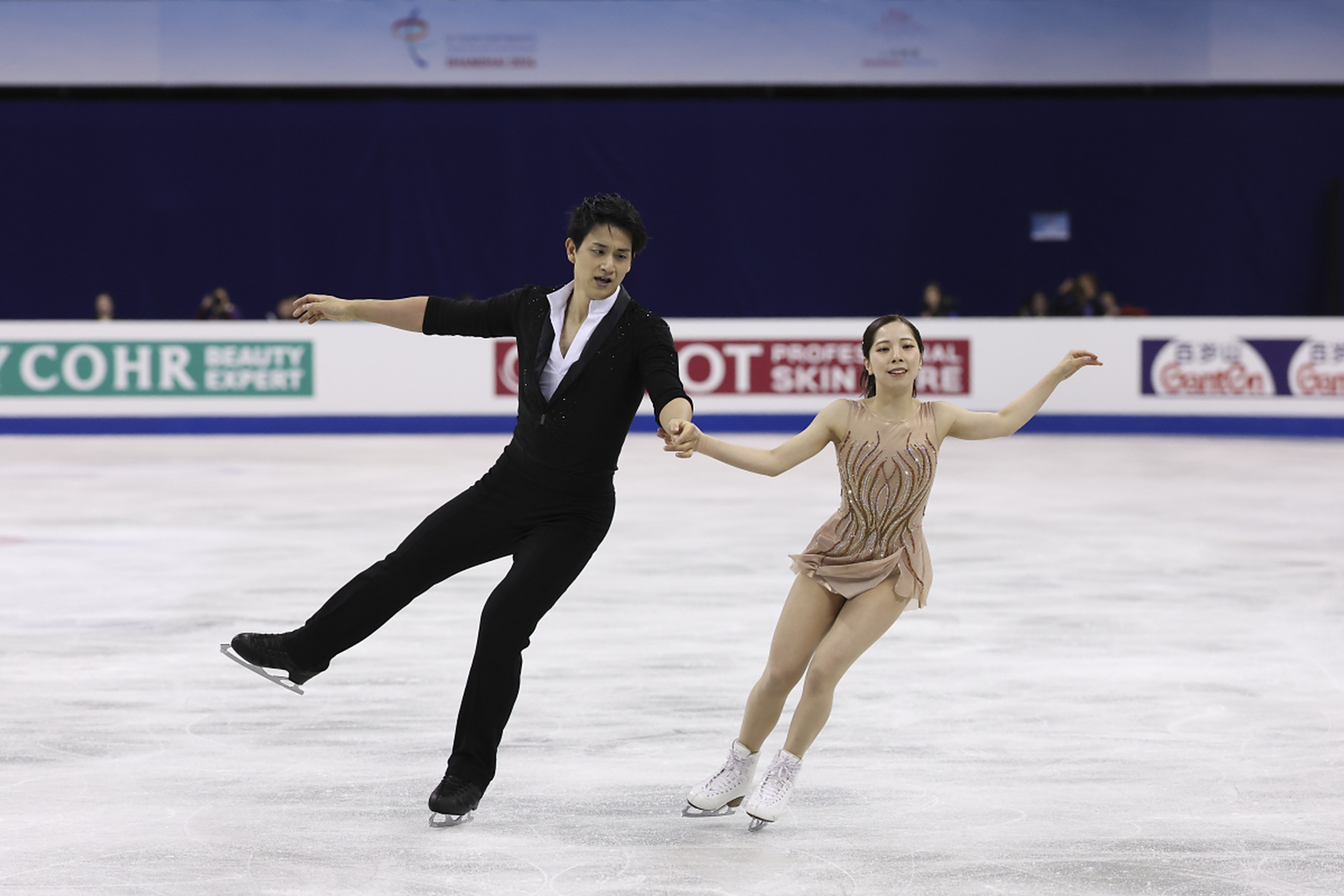 开云体育登录-精妙绝伦！球员们在比赛中展现出高超的技术水平