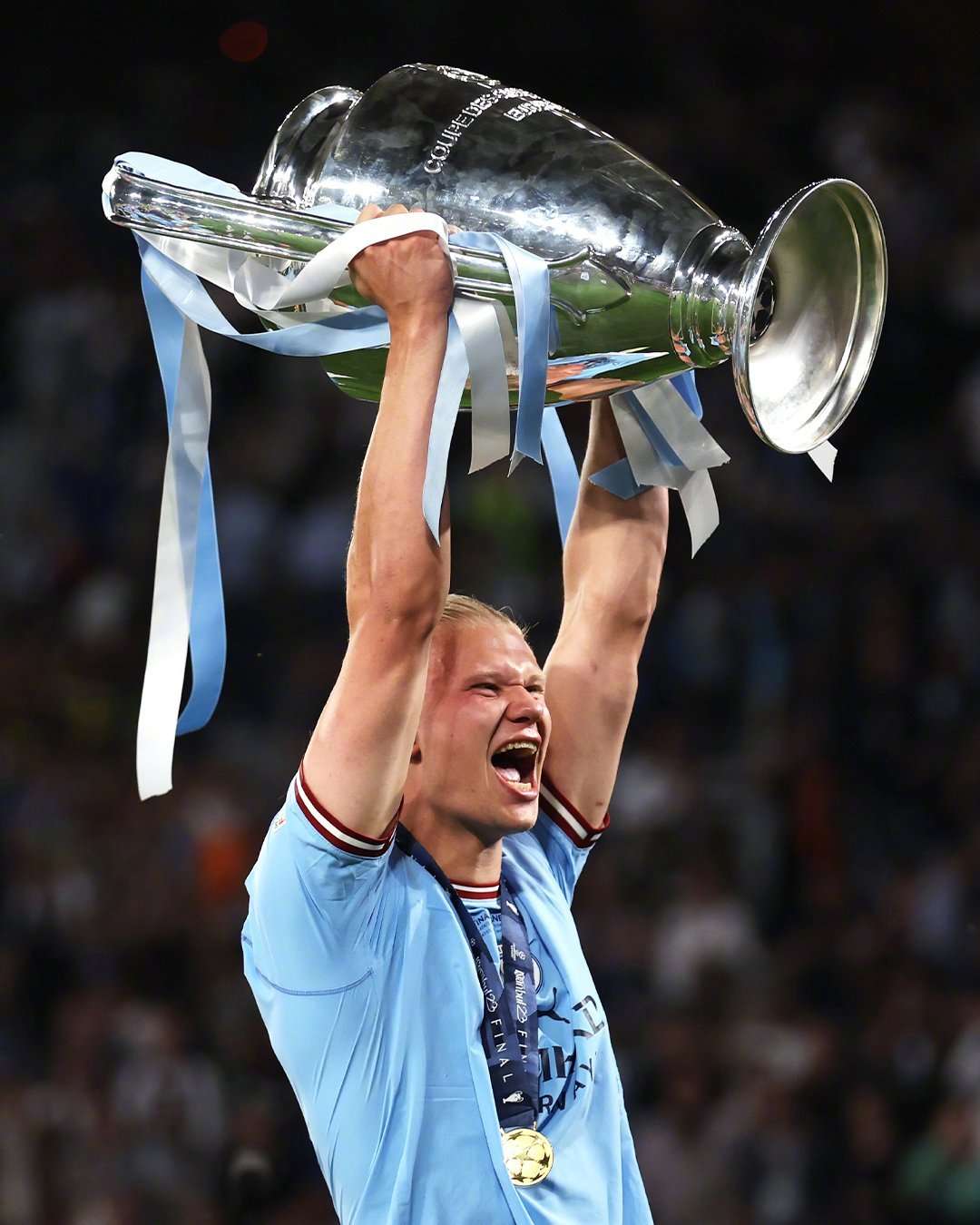 曼城夜色渐浓,欧冠冠军遥遥可望 曼城夜色渐浓,欧冠冠军遥遥可望