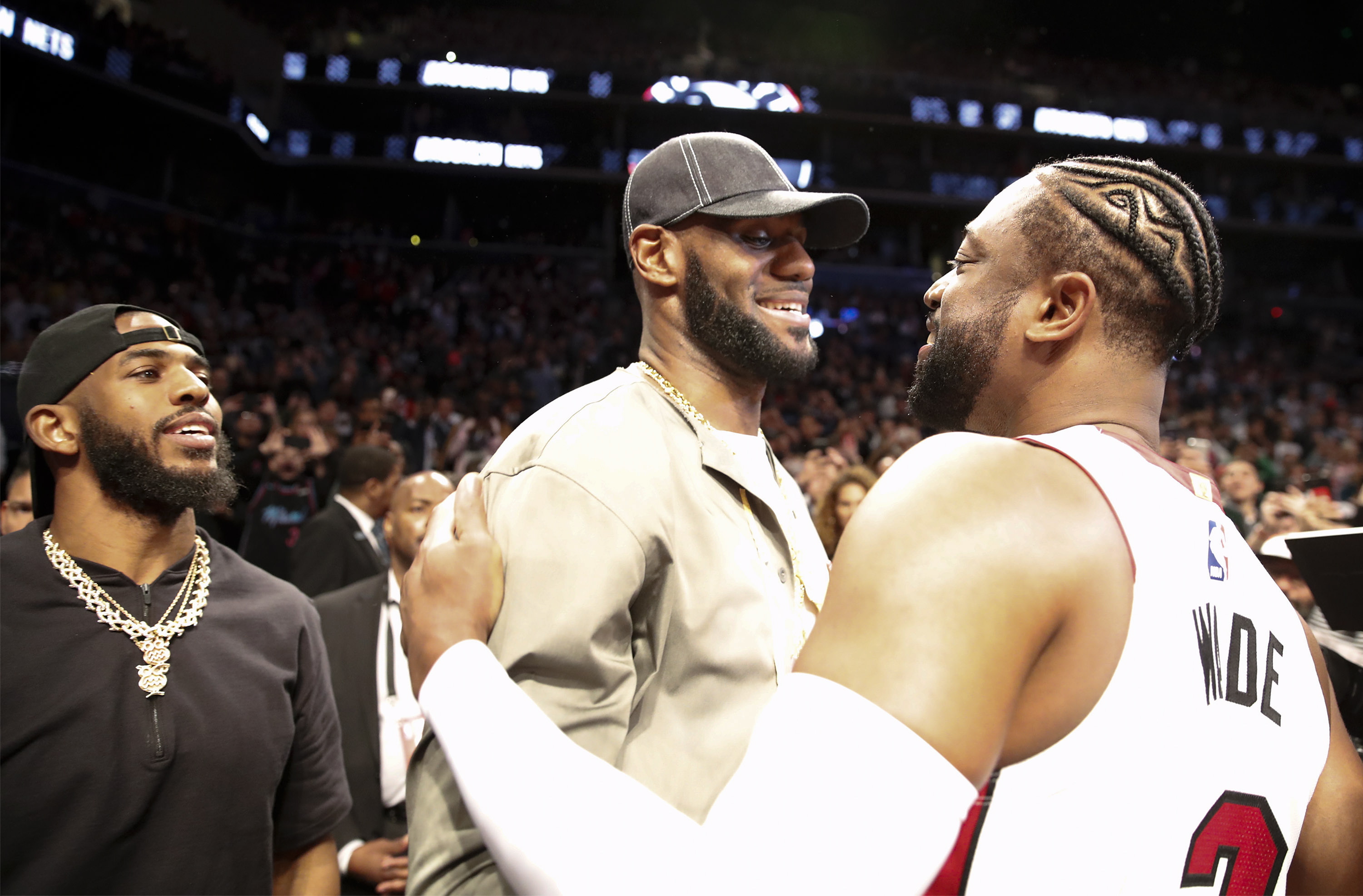 猛龙球队团结一心，夺下连战连胜