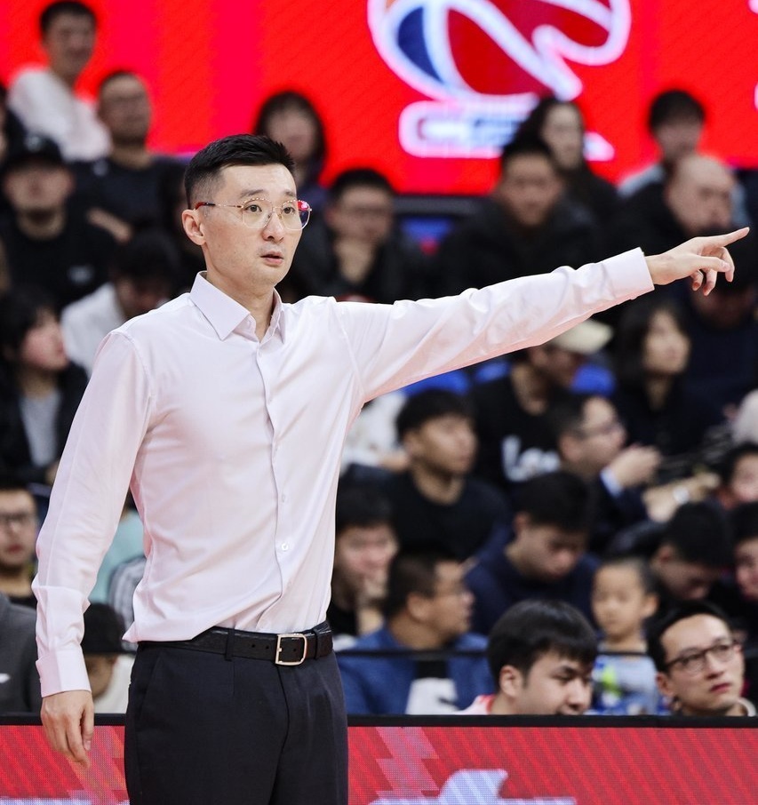 沈阳东亚客场战胜对手,积分追赶领先队伍 沈阳东亚客场战胜对手,积分追赶领先队伍