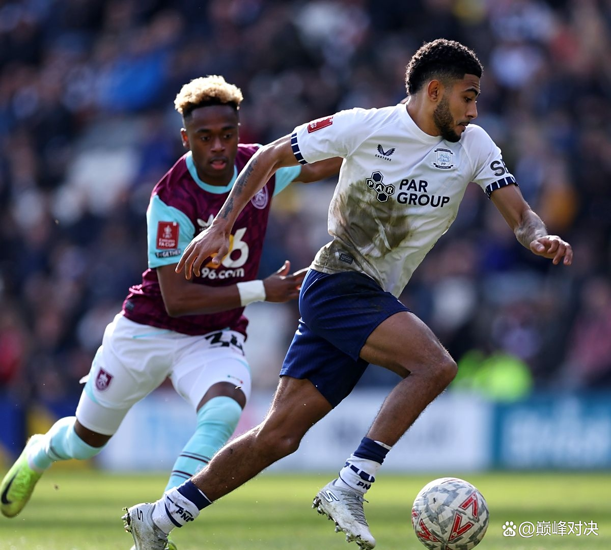 开云体育APP下载-包含阿斯顿维拉后卫受伤离场，影响球队防线的词条