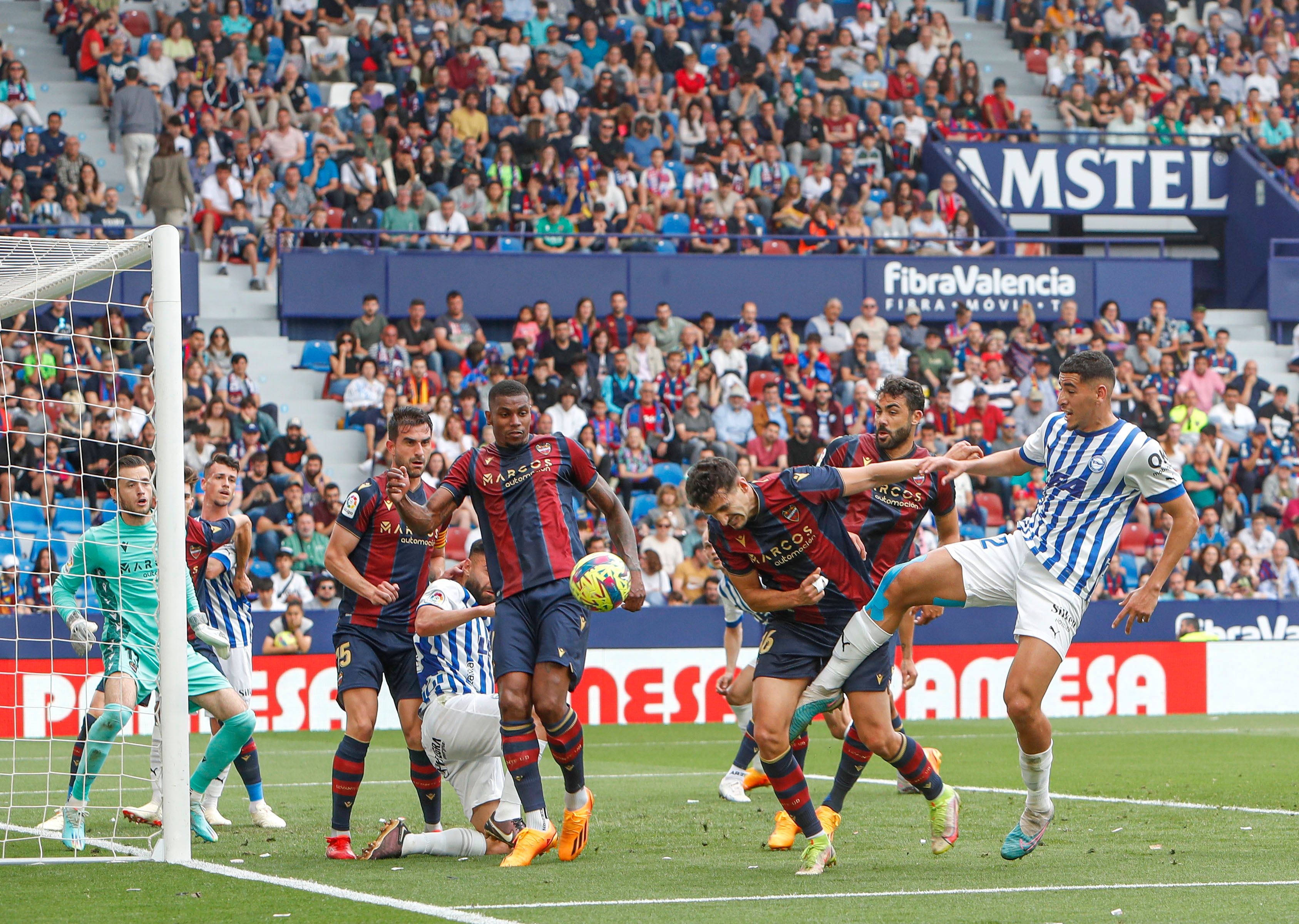 关于莱万特凭借进球击败对手,实现连胜的信息 关于莱万特凭借进球击败对手,实现连胜的信息