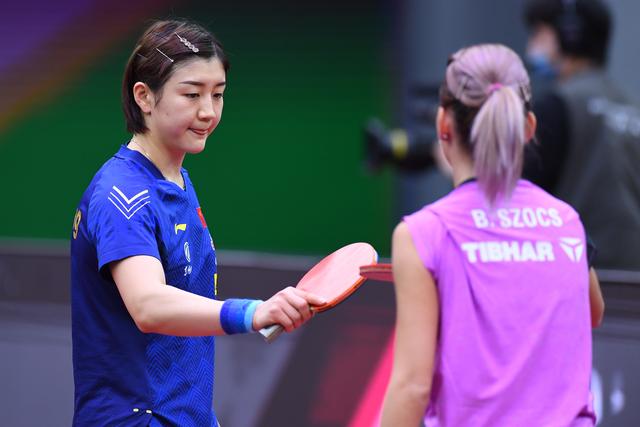 闪耀舞台!智利队与罗马尼亚队携手晋级世界杯半决赛 闪耀舞台!智利队与罗马尼亚队携手晋级世界杯半决赛