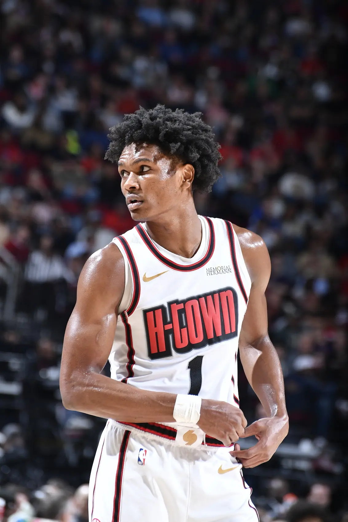 雷霆大胜,年轻球员崭露头角表现出色 雷霆大胜,年轻球员崭露头角表现出色