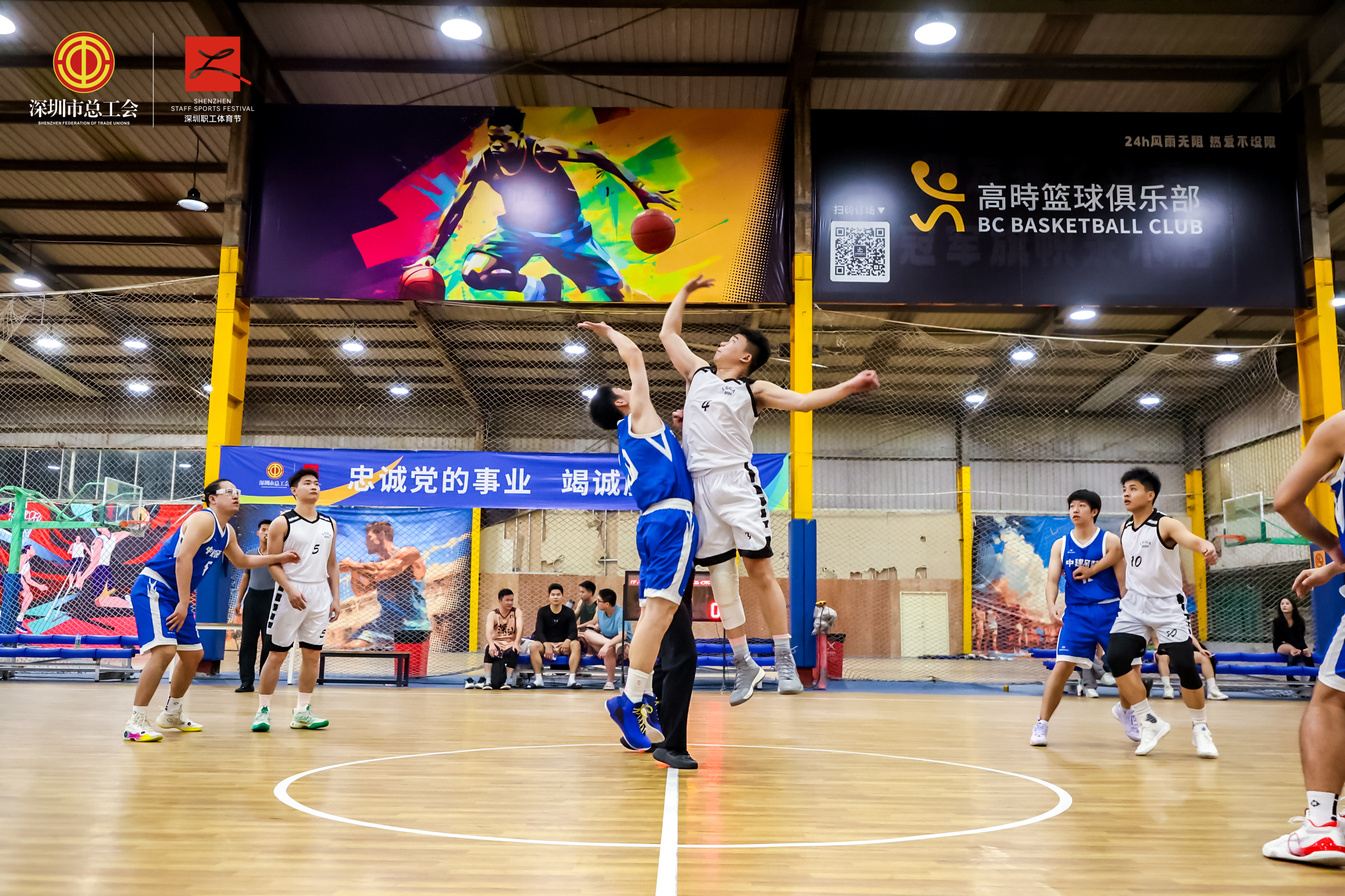 深圳队迎来湖南男篮挑战,激烈角逐即将展开 深圳队迎来湖南男篮挑战,激烈角逐即将展开