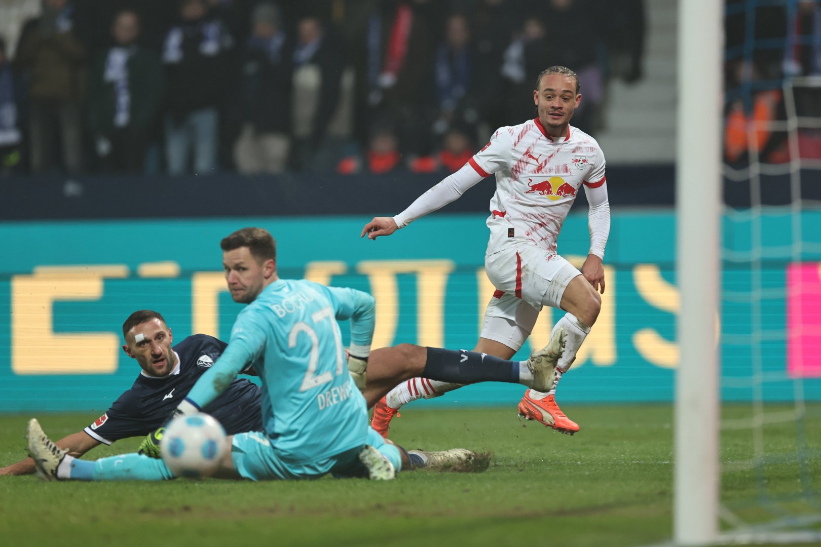 莱比锡红牛客场绝杀，准确保卫联赛首位