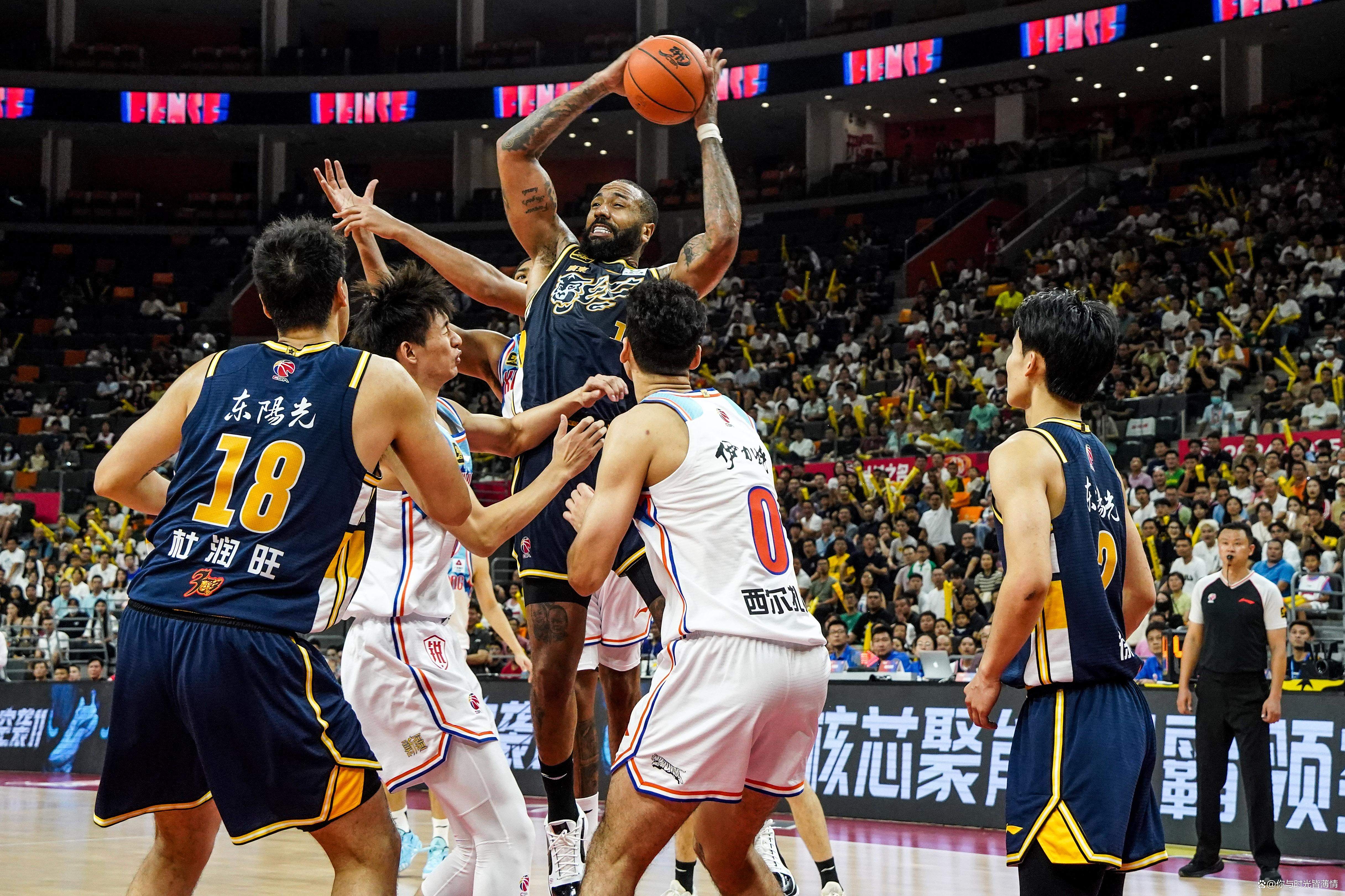 篮球职业联赛降级赛事引起球迷争议,裁判遭质疑的简单介绍 篮球职业联赛降级赛事引起球迷争议,裁判遭质疑的简单介绍