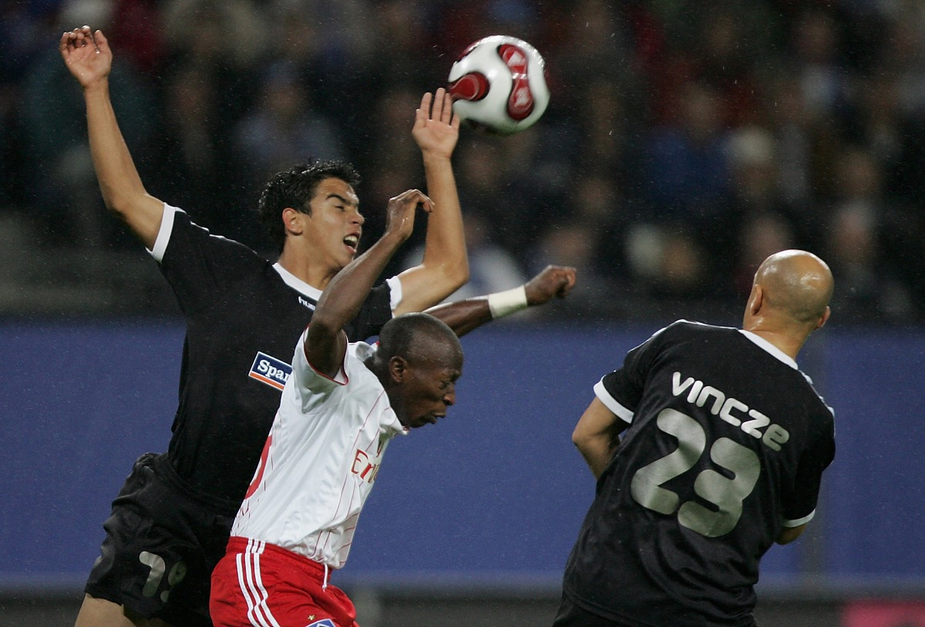 汉堡队在德国联赛中踢出抢眼表现 汉堡队在德国联赛中踢出抢眼表现