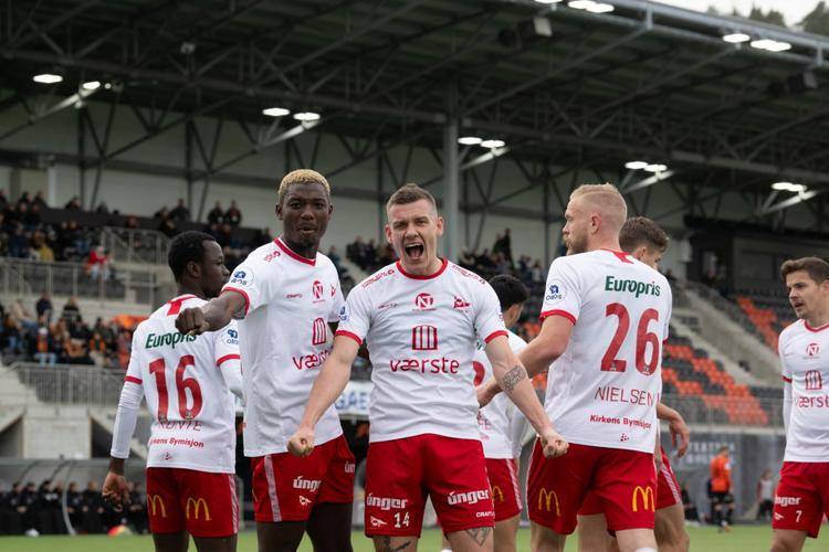 开云体育app-精妙绝伦！欧预赛比赛中球队对决呈现绝对精彩