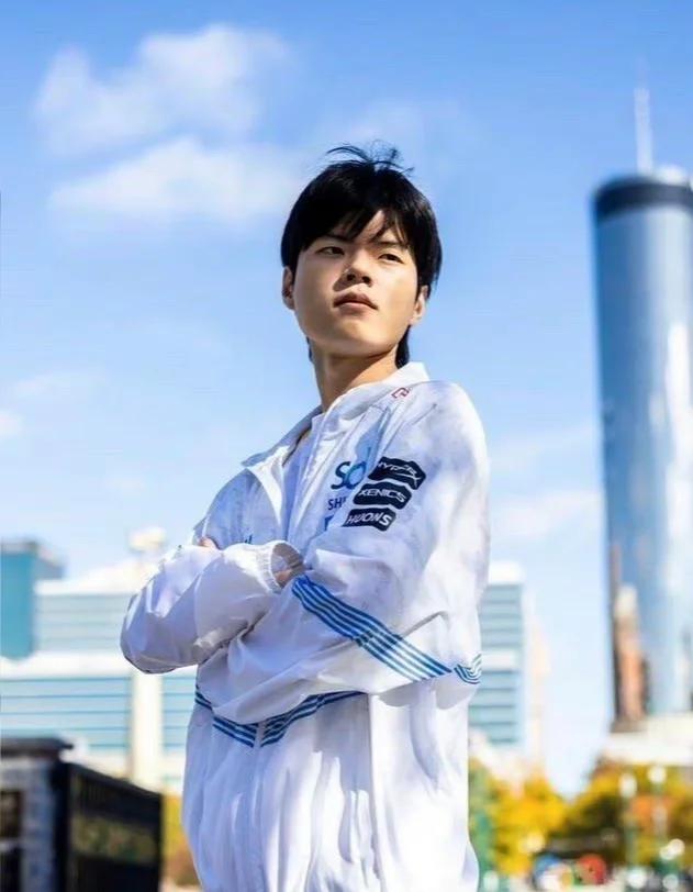 包含DRX轻取HLE,Clid打出惊人五杀鏖战多局八强赛,成为赛场最大亮点的词条 包含DRX轻取HLE,Clid打出惊人五杀鏖战多局八强赛,成为赛场最大亮点的词条