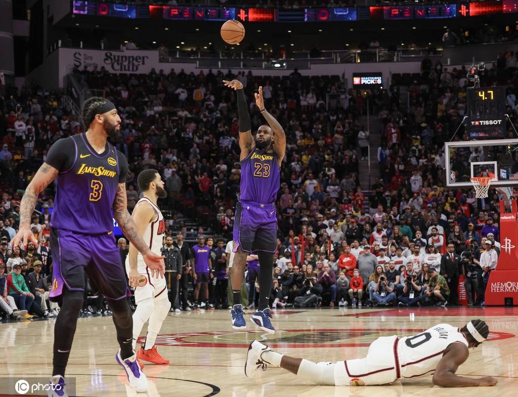 火箭不敌湖人,遭受失利 火箭不敌湖人,遭受失利