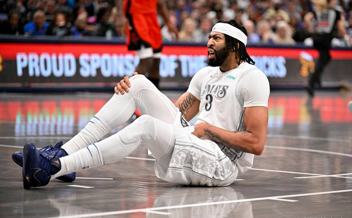 开云体育官网-灰熊队遭遇三连败，主帅或将下课