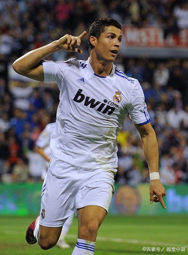 包含葡萄牙游泳选手突破个人最好成绩，夺银的词条