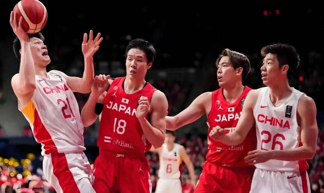 关于强强对话!国内顶尖篮球队争夺胜利的信息 关于强强对话!国内顶尖篮球队争夺胜利的信息