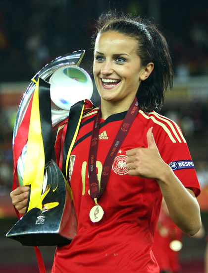 芬兰队连胜开局，欧锦赛前景可期